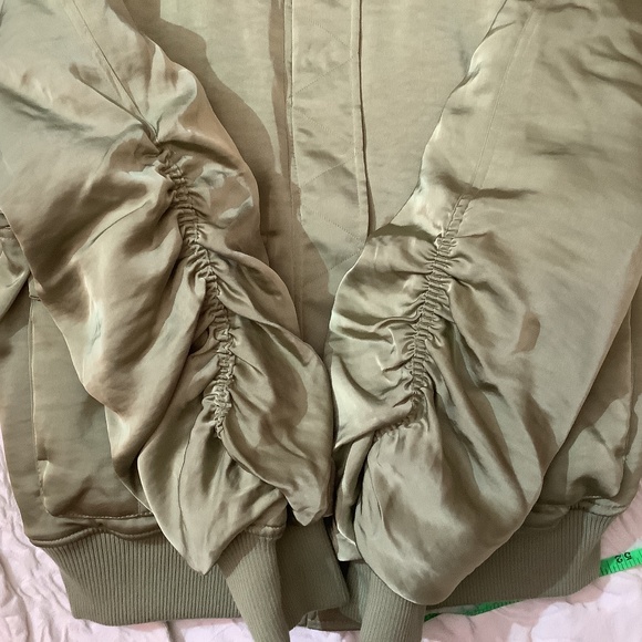 NWT House of Harlow 1960 bomber jacket olive/army green - Picture 10 of 14